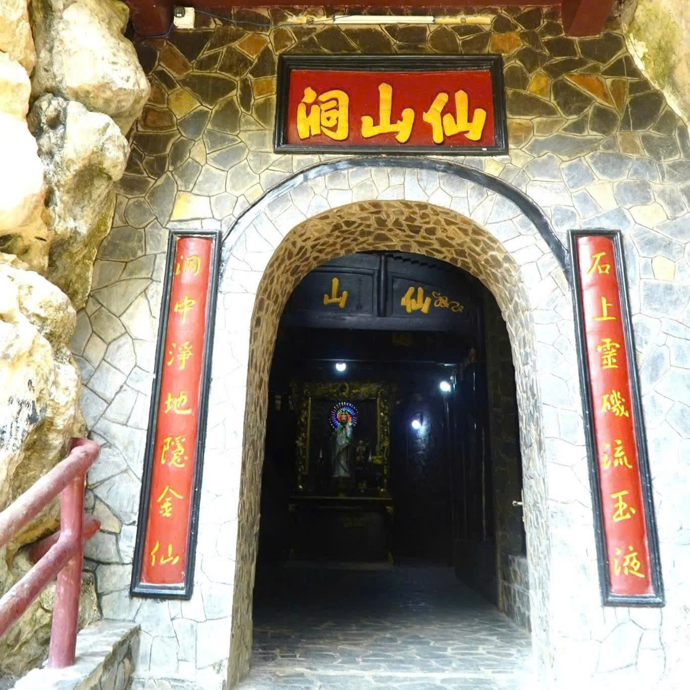 Tien Son Pagoda (Ha Tien): A Spiritual Journey Inside The Majestic Thach Dong Cave